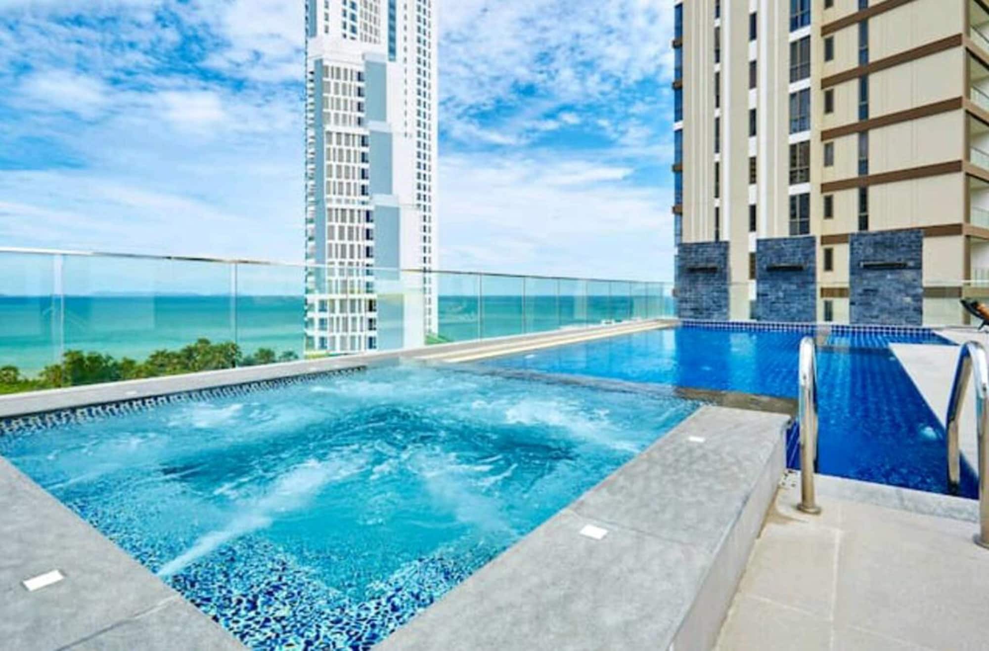 Serenity Pattaya Beach Exterior foto